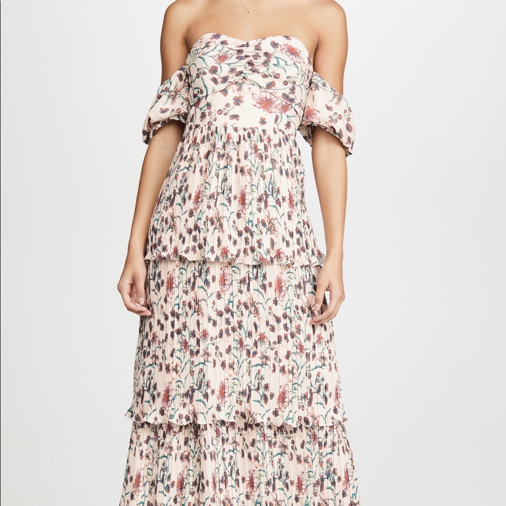 ✨Brand New✨ OPT tiered floral dress